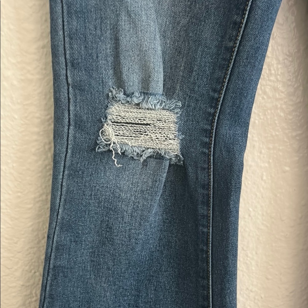 Trendy Blue Flare Jeans - Picture 3 of 12